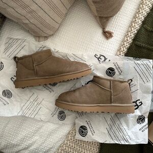 UGG Ultra Mini Ankle Boot in Antelope, Size 9 Women’s